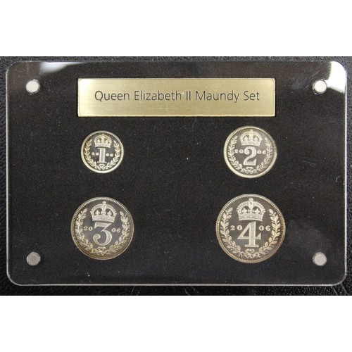 150 - 2006 Maundy Set, Elizabeth II. O. first portrait by Mary Gillick facing right, R. crowned denominati... 