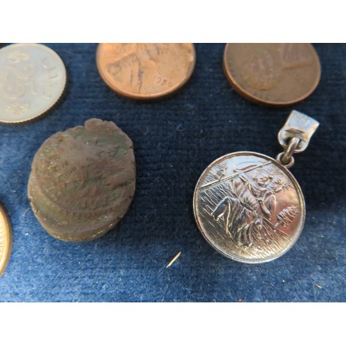 226 - A Columbus pendant and a quantity of mixed coins including USA, British West Africa, French Franc, e... 