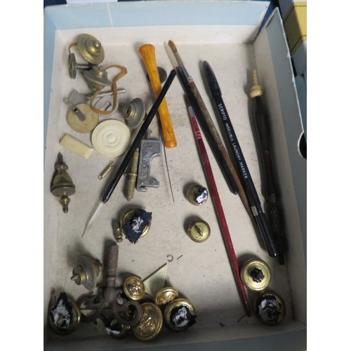 232 - A box of sundry items including badges, scales (including 2 Salter Scales measuring troy oz), keys, ... 