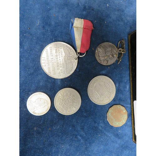 282 - A tin containing a quantity of 2 Shilling pieces, Half Crowns, a 1937 Coronation Medallion, a 1914-1... 