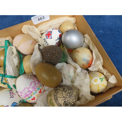 463 - A box of painted and other eggs.