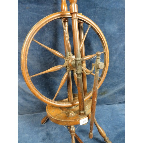 481 - A vintage wooden Spinning Wheel A/F.