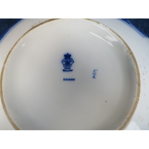 536 - A Doulton Burslem Willow Pattern bowl marked 