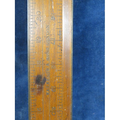 546 - A vintage wooden ruler 