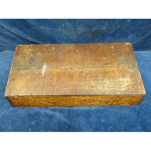 651 - A vintage wooden two section cutlery tray with carrying handle.