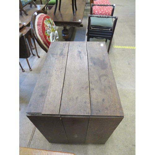 792 - An oak chest of 3 drawers on castors A/F.