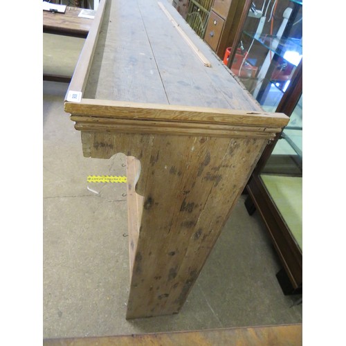 806 - An antique pine dresser top with 2 shelves having plate supports and shaped top. 177.7cm width x 111... 