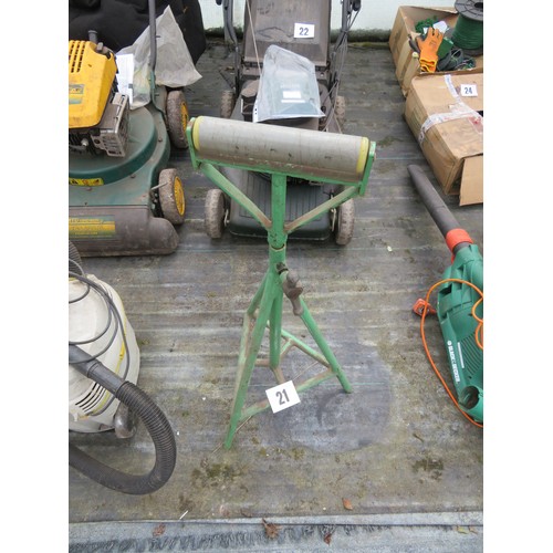 21 - WRAPPING STAND