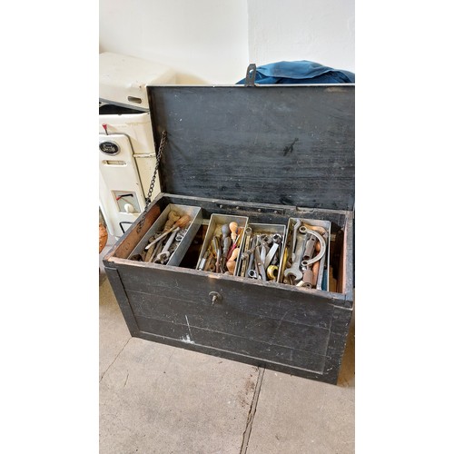 17 - A pine tool chest containing a large quantity of various tools.