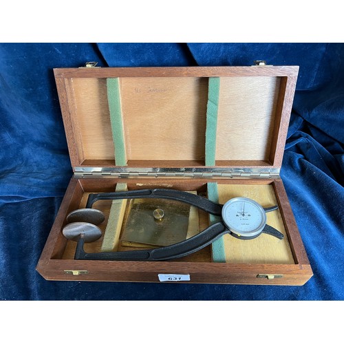 631 - A vintage Schnelltaster dial gauge in original box.