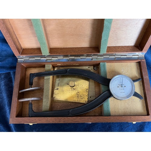 631 - A vintage Schnelltaster dial gauge in original box.