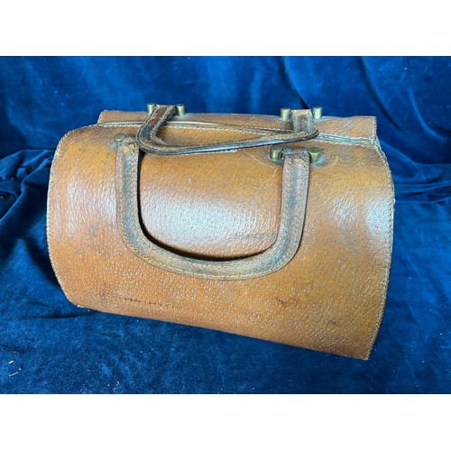 627 - A vintage leather Doctor's bag (no contents).