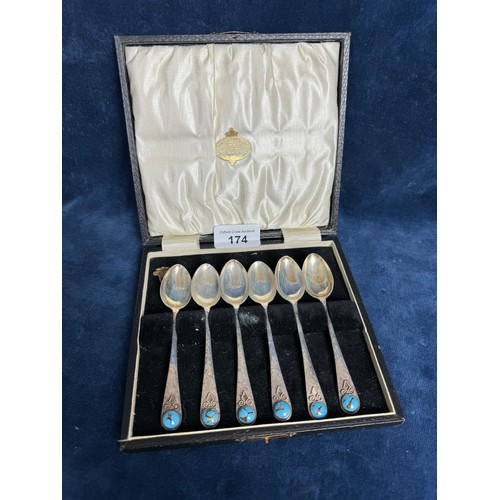 174 - A set of 6 silver Mocha spoons in presentation case, hallmarked Birmingham, designed by Bernard Inst... 