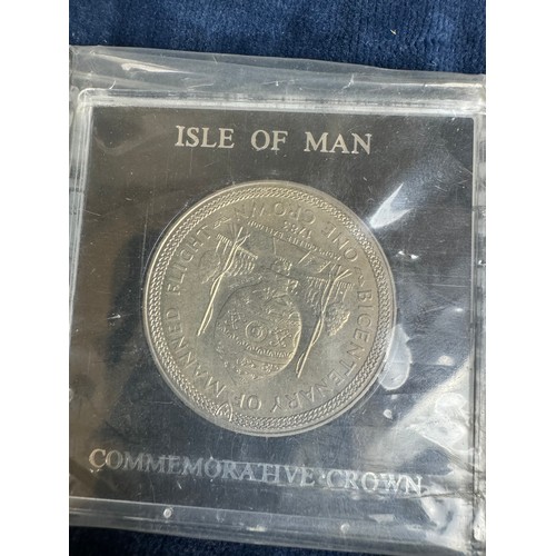 205 - 5 Isle of Man crowns being - 2 x Bicentenary 