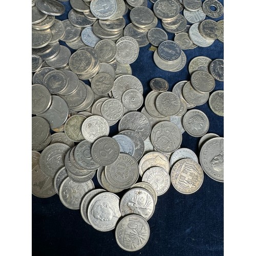 213 - A QTY OF FOREIGN AND OTHER COINS