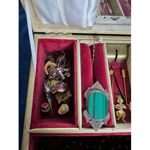 225 - A jewellery box containing costume and other jewellery including a 9 carat gold stick pin set with a... 