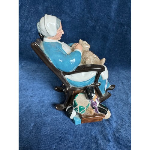 399 - A Royal Doulton figurine 