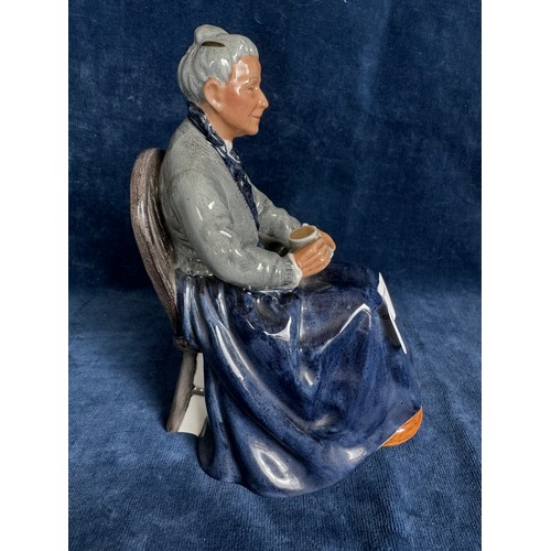 402 - A Royal Doulton figurine 