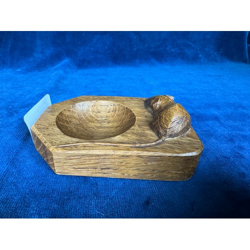 448 - A vintage handcarved solid oak pin tray by Robert 