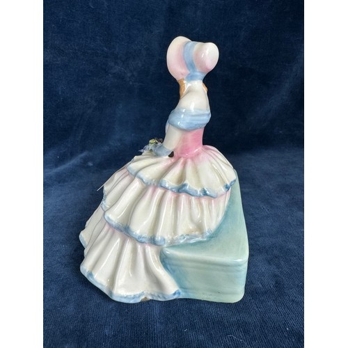 476 - A Royal Doulton figurine 