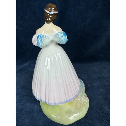 487 - A Royal Doulton figurine 