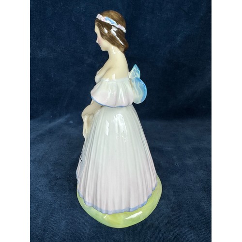 487 - A Royal Doulton figurine 