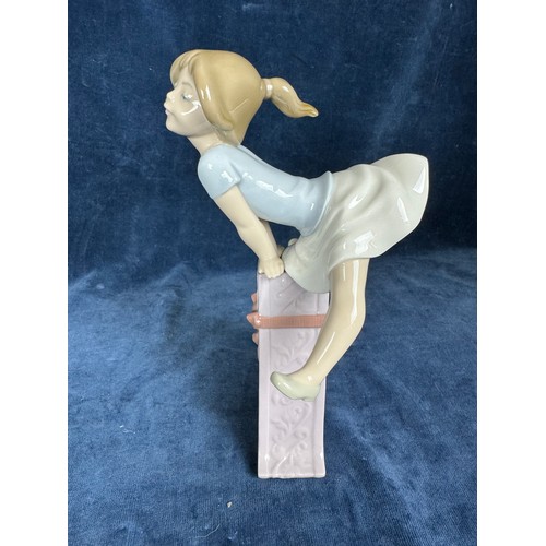 491 - A Lladro figurine of 