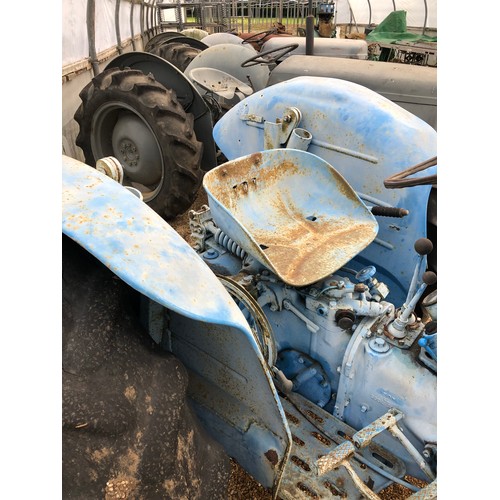 554 - A Fordson Super Dexter vintage tractor with frame to hold a safety bar. No 09D913 459. Built by Ford... 