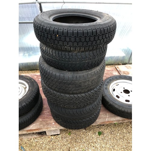 174 - 6 mixed tyres