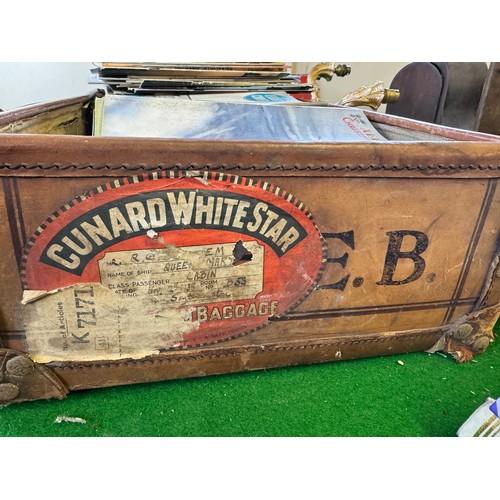 117 - A vintage suitcase containing a large quantity of 