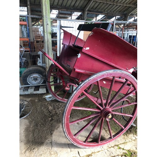 7 - A vintage 2 wheel  sprung cart. The seat can be adjusted to accommodate 2 people facing forwards or,... 