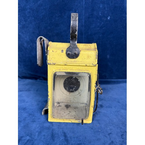 88 - A yellow and black vintage carriage lamp