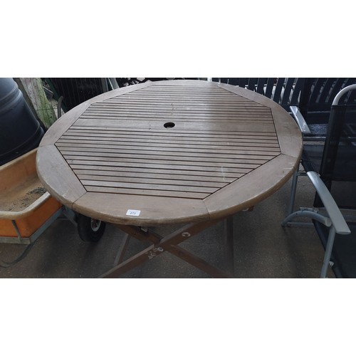 273 - ROUND TEAK GARDEN TABLE