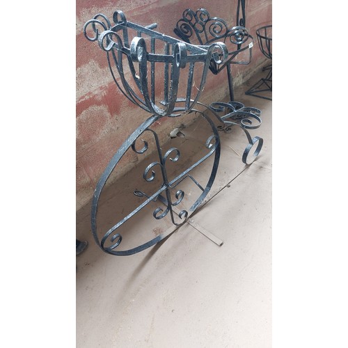 76 - METAL PENNY FARTHING FLOWER POT HOLDER