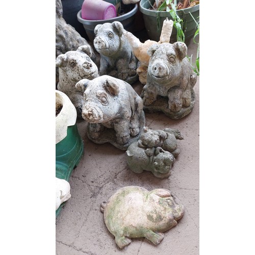 102 - 8 MIXED PIG ORNAMENTS, 5 MIXED DOG ORNAMENTS AND 7 VARIOUS GARDEN ORNAMENTS