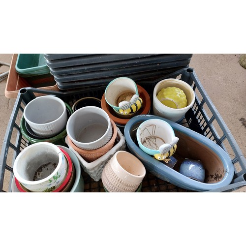 113 - ASSORTED GARDEN POTS, ETC