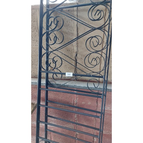 117 - 2 PIECES OF METAL RAILING