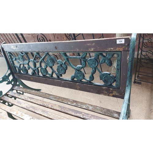 124 - GREEN CAST IRON AND TEAK GARDEN BENCH - ROSES DECOR