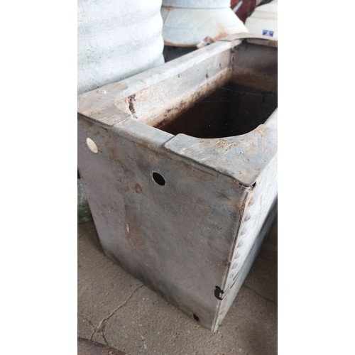 204 - GALVANISED SQUARE RIVET WATER TANK. 32cm deep x 40cm tall x 61cm wide.