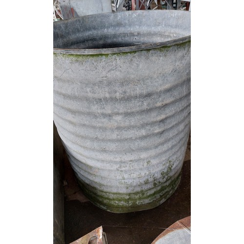 205 - GLAVANISED LARGE ROUND WATER TANK