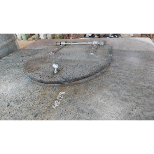 228 - GALVANISED SQUARE WATER TANK RIVET WITH DOOR. HEIGHT 105CM, WIDTH 104CM, LENGTH 104CM