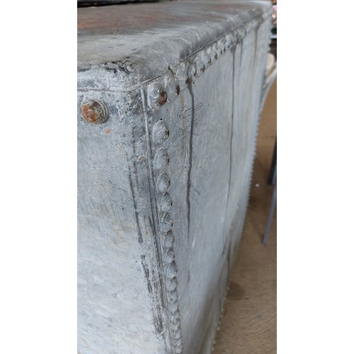 228 - GALVANISED SQUARE WATER TANK RIVET WITH DOOR. HEIGHT 105CM, WIDTH 104CM, LENGTH 104CM