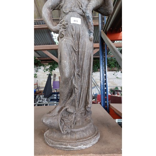 411 - GARDEN ORNAMENT - LADY WITH SHELL