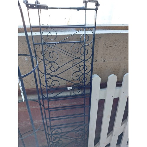 24 - 2 PIECES OF METAL RAILING, EACH MEASURING APPROXIMATELY 171CM X 36 1/2CM.