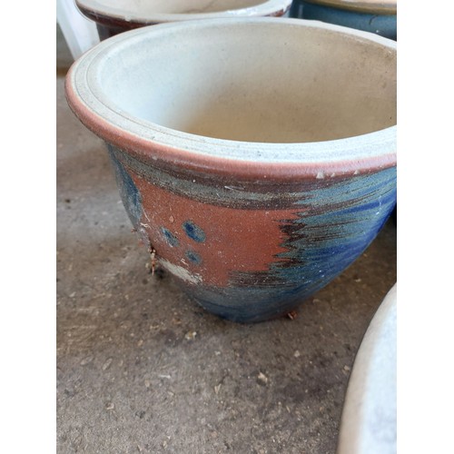 154 - 6 GLAZED POTS