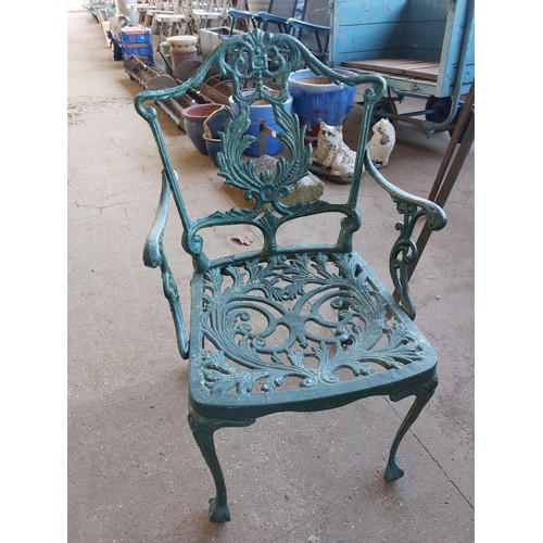 39 - GARDEN SET COMPRISING ALUMINIUM TABLE AND 2 ARM CHAIRS