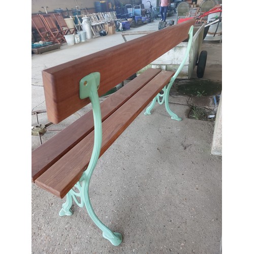 164 - A RESTORED VICTORIAN TRAIN STATION WAITING ROOM BENCH WITH METAL FRAME AND WOODEN SLATS, 151CM LENGT... 