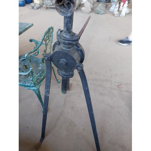 40 - 3 LEGGED PARAGON HAND TRANSFER PUMP