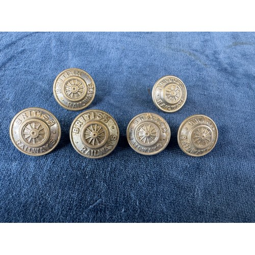 152 - Three small and 3 large British Railways buttons, made by Gaunt, London and Button's Ltd, Birmingham... 
