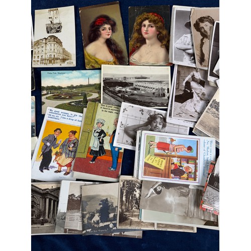 281 - A collection of black and white and coloured postcards, depicting various views and portraits, etc.